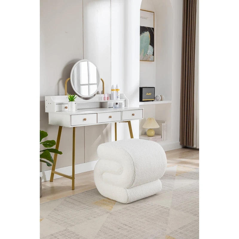 Pouf imbottito a forma di S