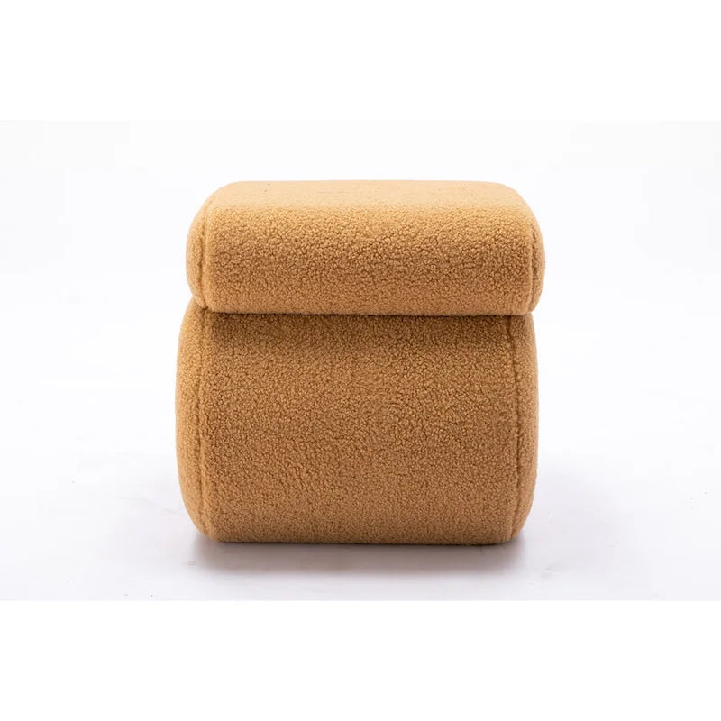 Pouf imbottito a forma di S