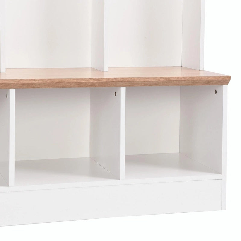 Garderobe für den Eingangsbereich mit Sitzbank und 8 Haken